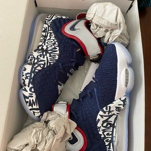 Nike Lebron XVII “17 Remix” Mens 6/Women’s 7.5 Midnight Navy / White